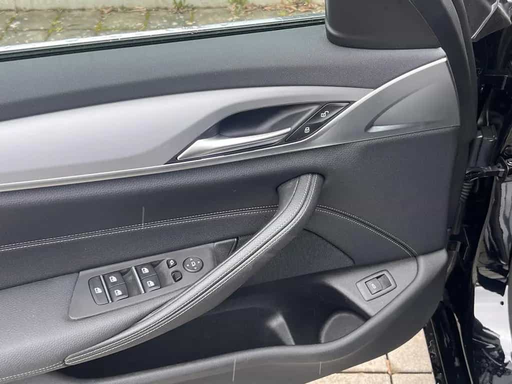 BMW 5 Series 530d Touring Head-Up DAB WLAN Parkassistent Shz 08/2022-photo-14