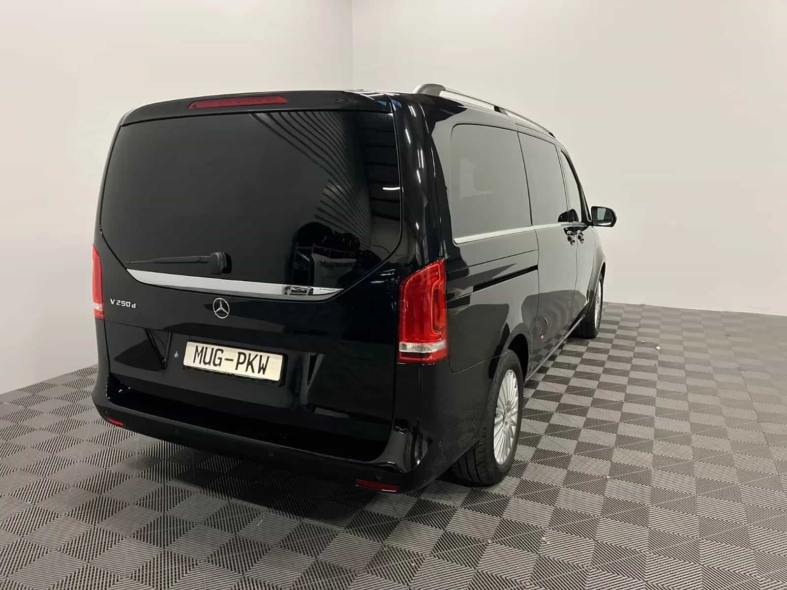 Mercedes-Benz V-Class 250 02/2019-photo-3