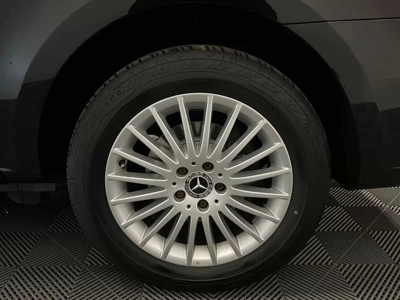 Mercedes-Benz V-Class 250 02/2019-photo-9