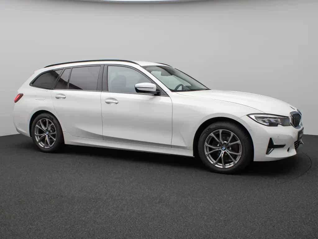 BMW 3 Series 320d  Luxury Line Kamera DAB HiFi Stop&Go Sport 07/2021-photo-3