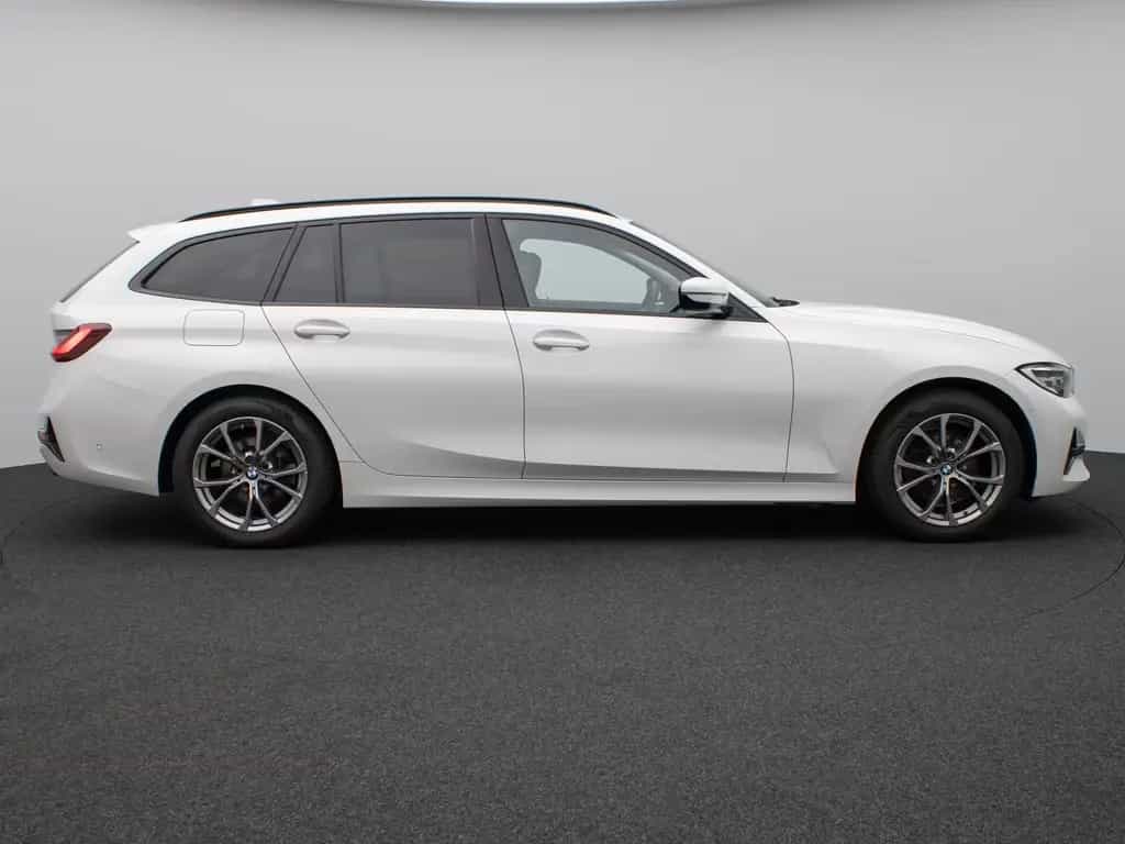 BMW 3 Series 320d  Luxury Line Kamera DAB HiFi Stop&Go Sport 07/2021-photo-4