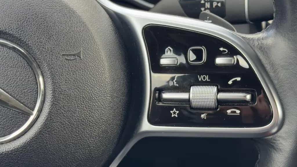 Mercedes-Benz C-Class 300 Limo. Avantgarde LED/KAMERA/NAVI/LEDER/SHZ 12/2018-photo-20