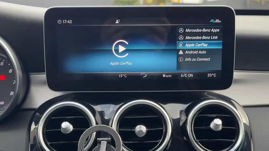 Mercedes-Benz C-Class 300 Limo. Avantgarde LED/KAMERA/NAVI/LEDER/SHZ 12/2018-photo-26