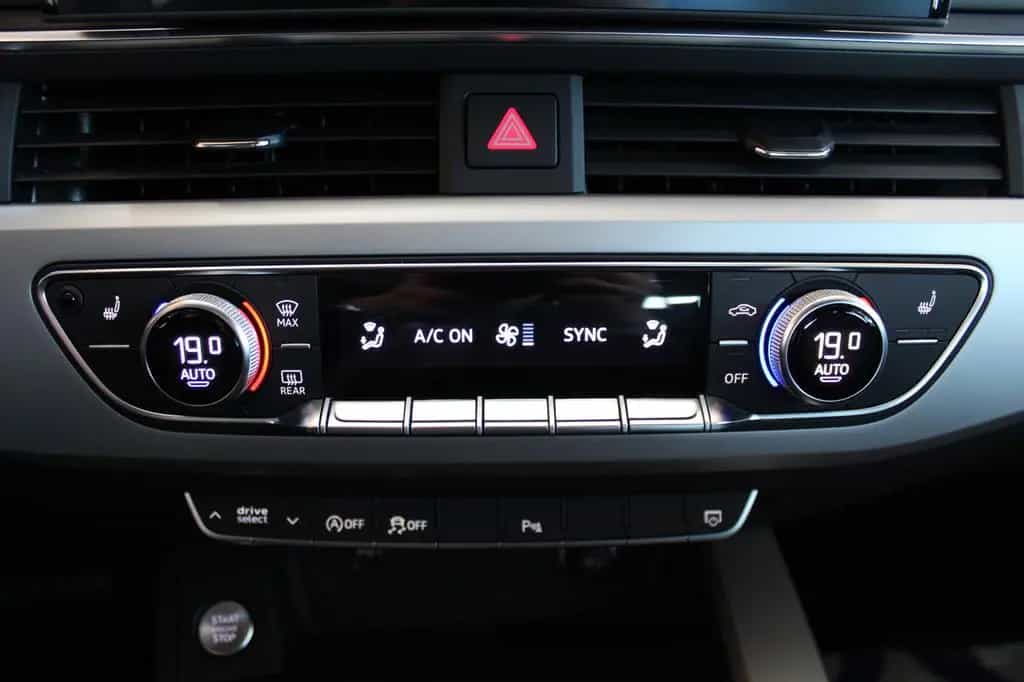 Audi A4 Avant 40 TFSI S tronic S line sport 12/2022-photo-17