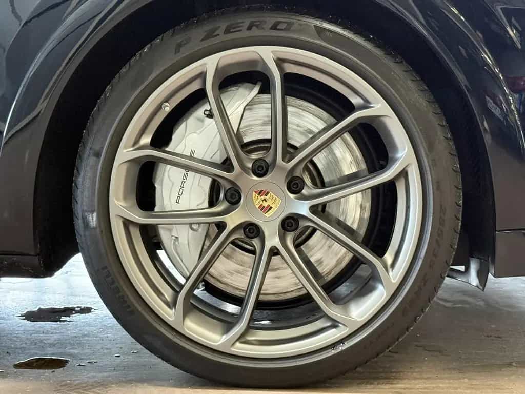 Porsche Cayenne Turbo Coupe Leichtbau-Paket Matrix InnoD 12/2019-photo-12