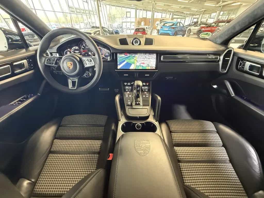 Porsche Cayenne Turbo Coupe Leichtbau-Paket Matrix InnoD 12/2019-photo-16
