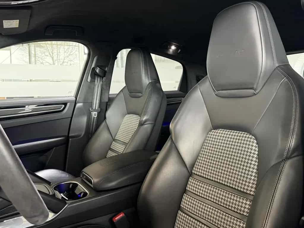Porsche Cayenne Turbo Coupe Leichtbau-Paket Matrix InnoD 12/2019-photo-18