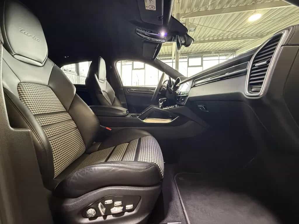 Porsche Cayenne Turbo Coupe Leichtbau-Paket Matrix InnoD 12/2019-photo-19