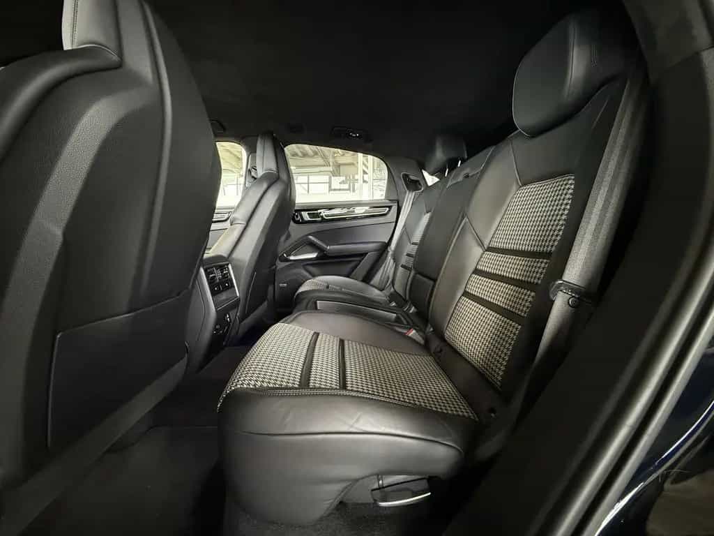 Porsche Cayenne Turbo Coupe Leichtbau-Paket Matrix InnoD 12/2019-photo-20