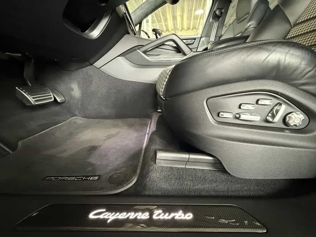 Porsche Cayenne Turbo Coupe Leichtbau-Paket Matrix InnoD 12/2019-photo-21