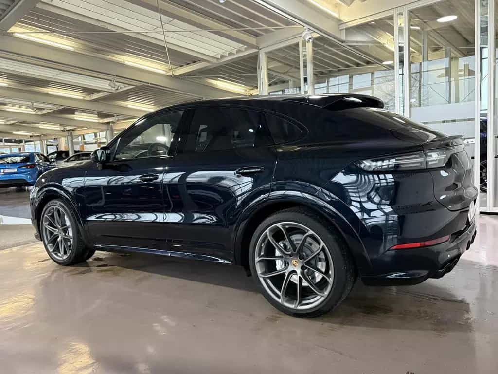 Porsche Cayenne Turbo Coupe Leichtbau-Paket Matrix InnoD 12/2019-photo-3