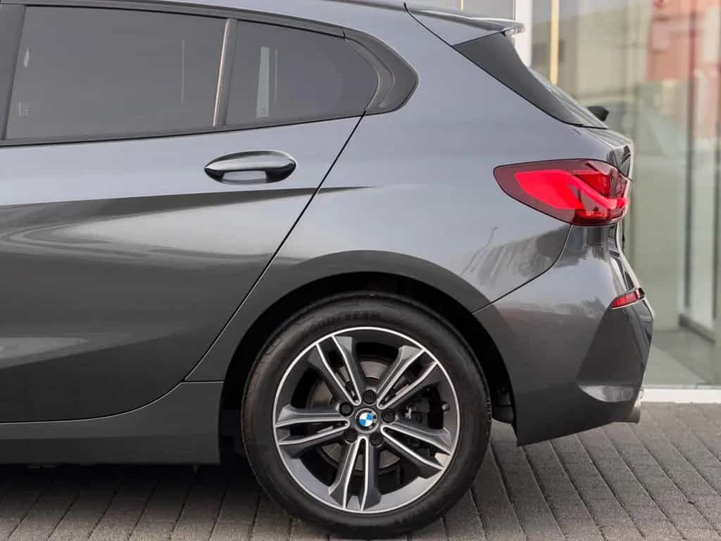 BMW 1 Series 118 i Sport Line*LED*Shz*PDC*1.Hd*Klima 10/2019-photo-24