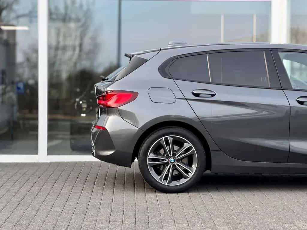 BMW 1 Series 118 i Sport Line*LED*Shz*PDC*1.Hd*Klima 10/2019-photo-25