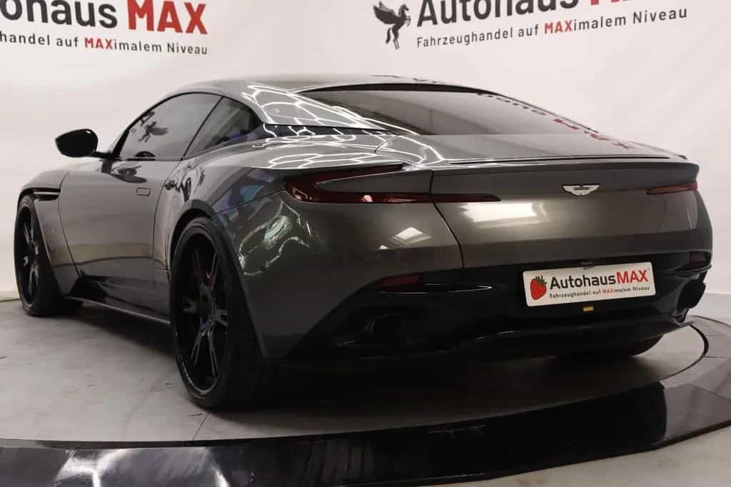 Aston Martin DB11 5.2 V12 AMR~Carbon~CEO-Edition~Memory~B&O 01/2017-photo-3