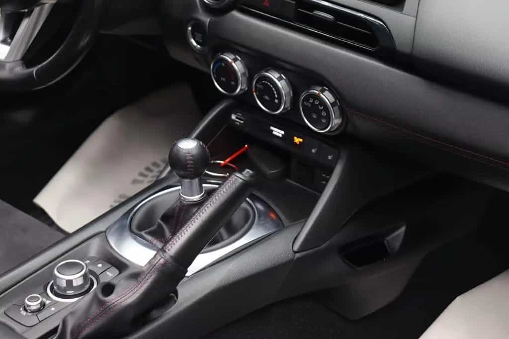 Mazda MX-5 Sports-Line RF~HardTop~BOSE~Recaro~Assisten 03/2018-photo-23