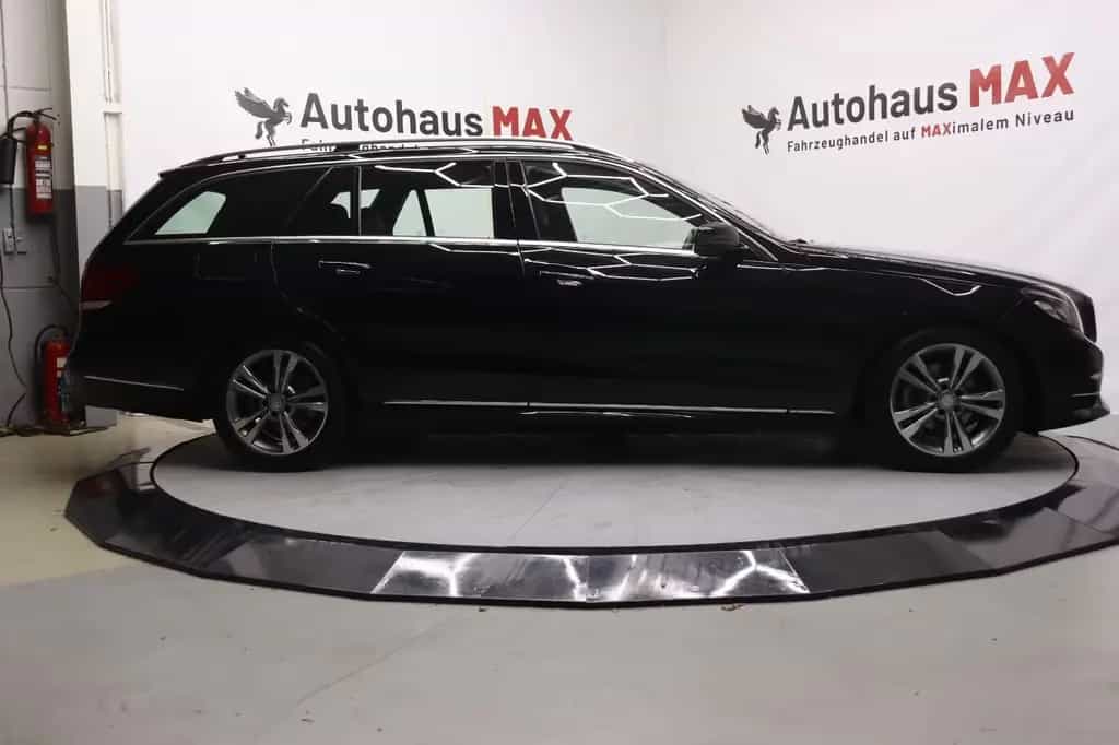 Mercedes-Benz E 200 CGI BlueEfficiency Avantgarde~SZH~Kam~StHz 02/2016-photo-13