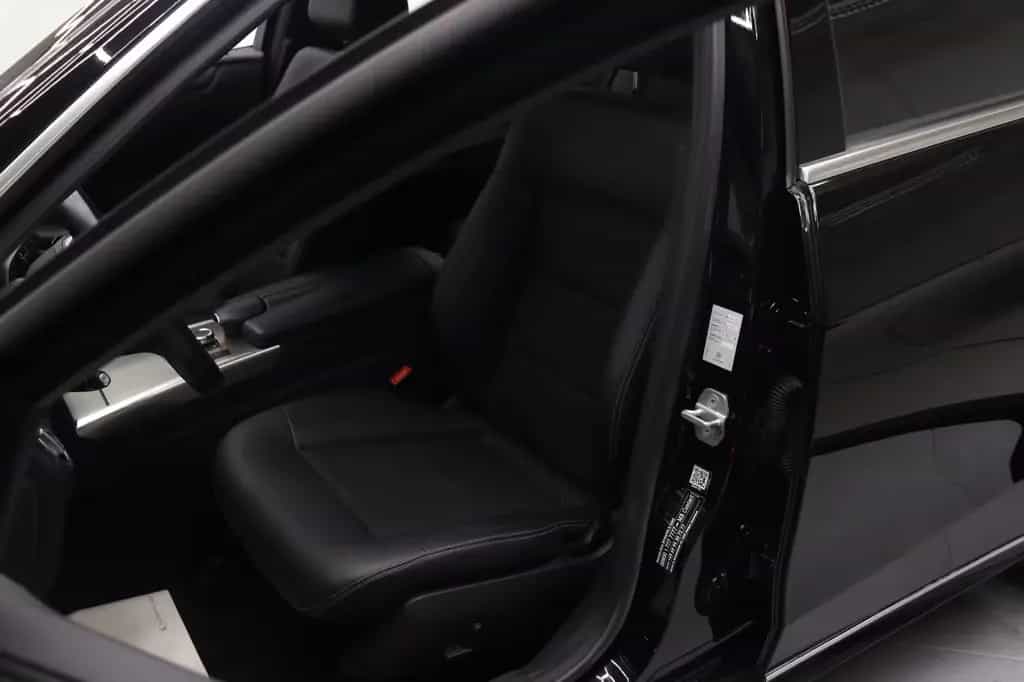 Mercedes-Benz E 200 CGI BlueEfficiency Avantgarde~SZH~Kam~StHz 02/2016-photo-16