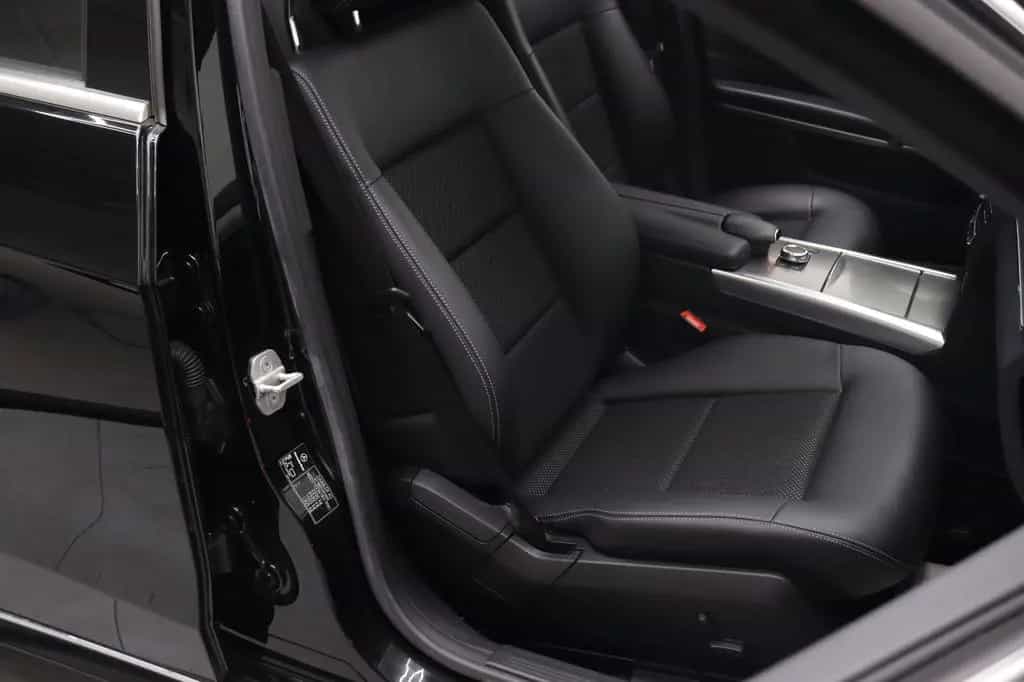 Mercedes-Benz E 200 CGI BlueEfficiency Avantgarde~SZH~Kam~StHz 02/2016-photo-19