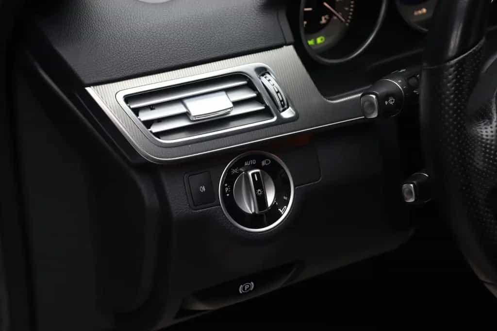 Mercedes-Benz E 200 CGI BlueEfficiency Avantgarde~SZH~Kam~StHz 02/2016-photo-26