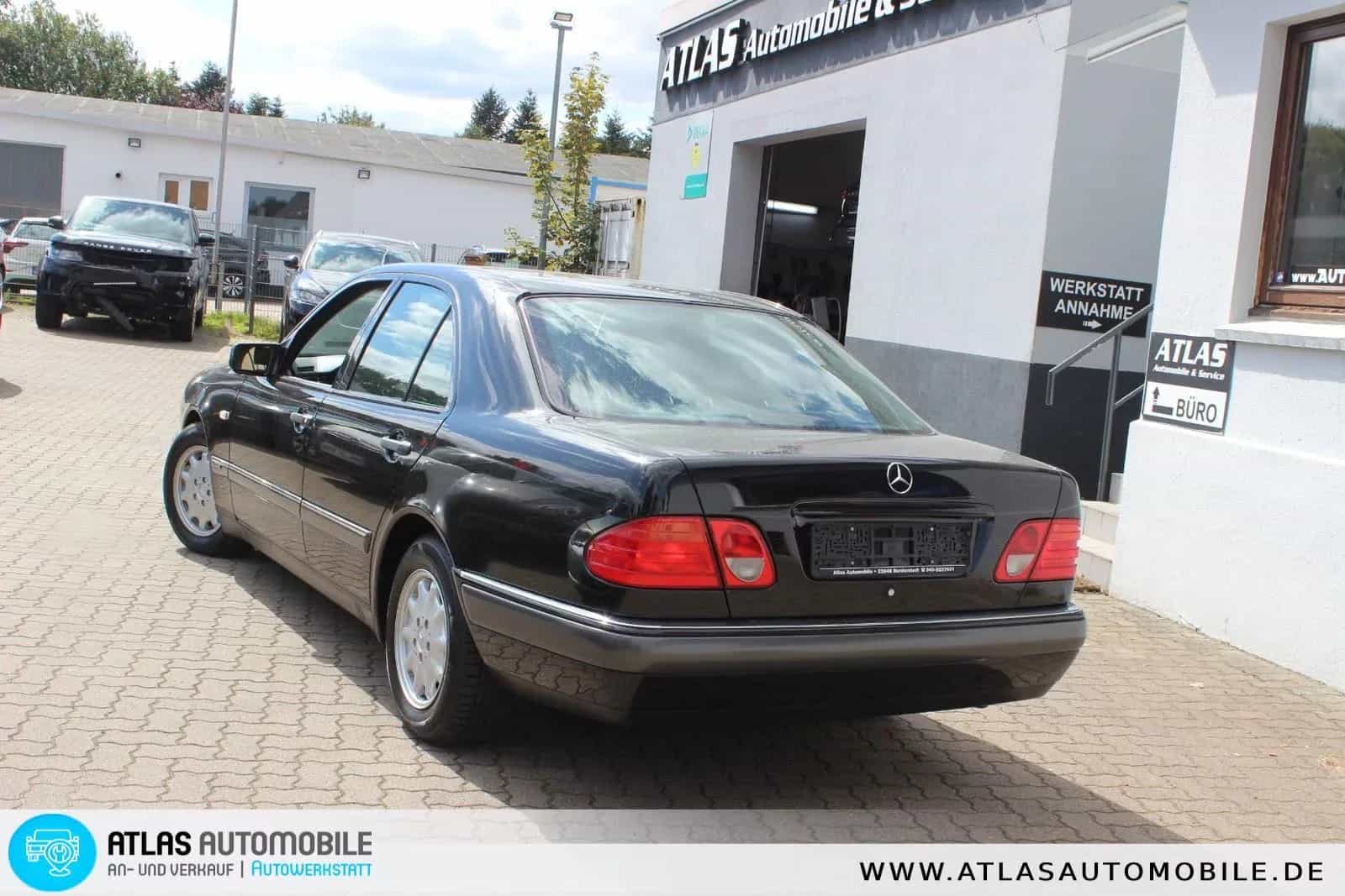 Mercedes-Benz E-Class 240 04/1999-photo-24