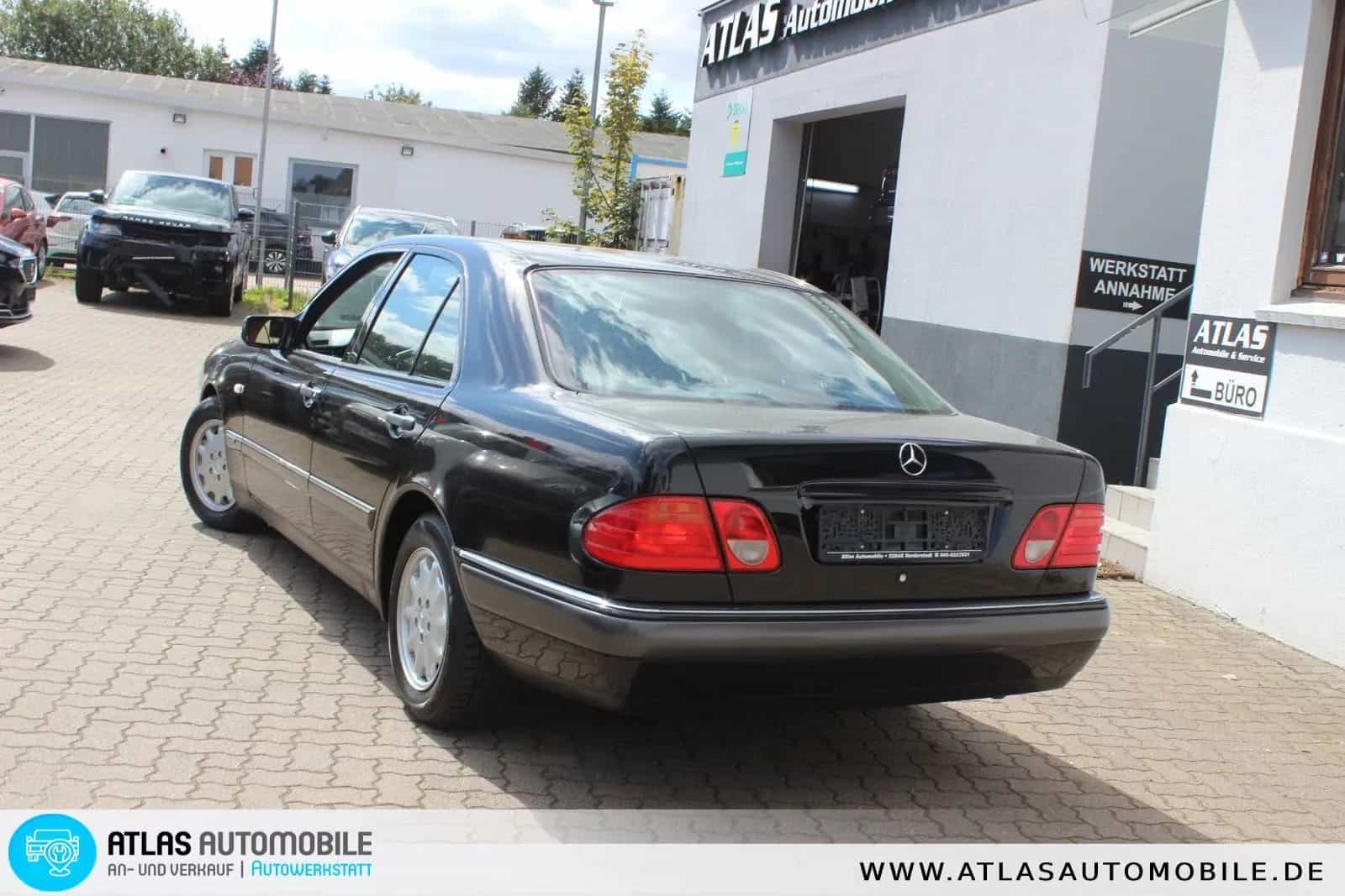 Mercedes-Benz E-Class 240 04/1999-photo-25