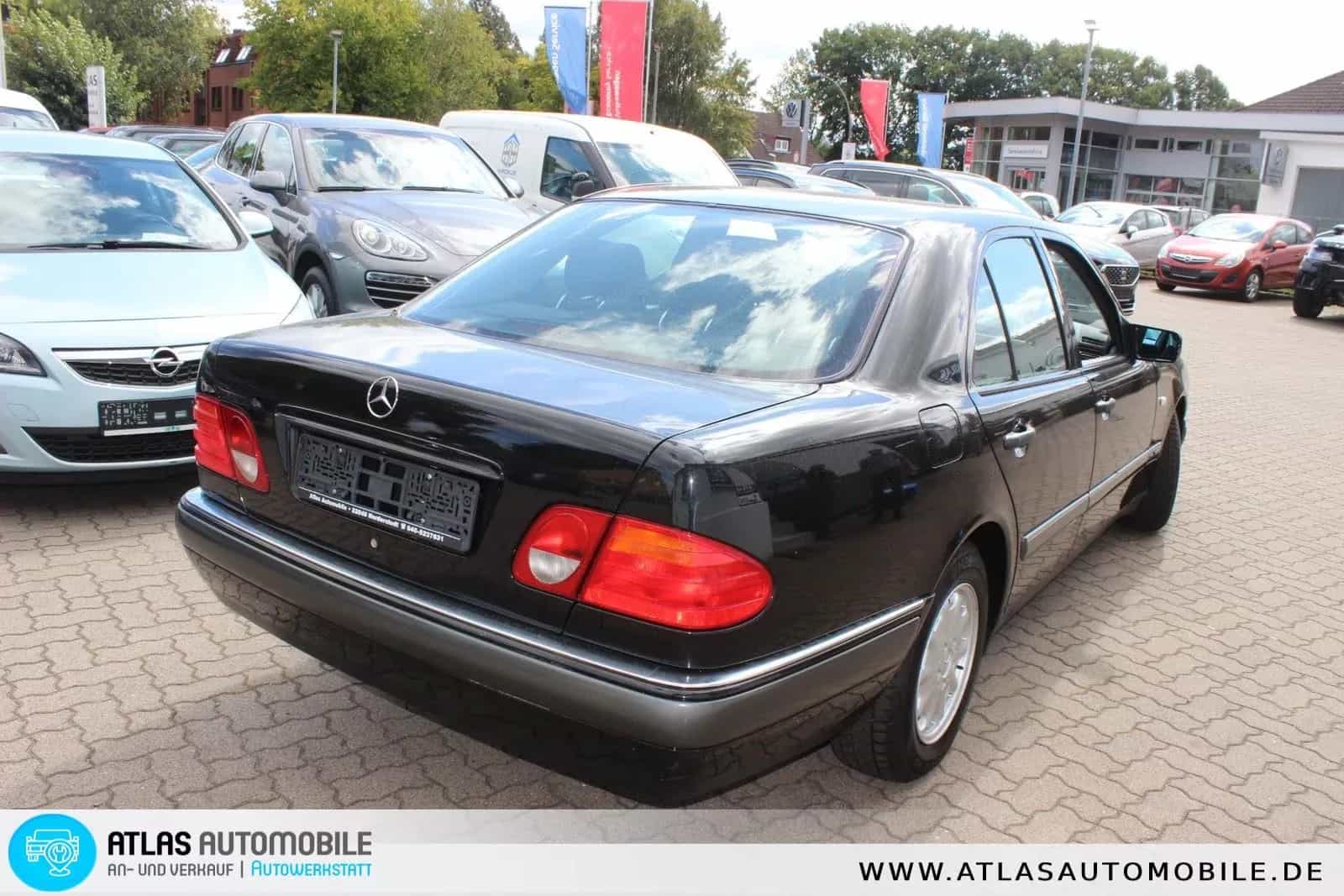 Mercedes-Benz E-Class 240 04/1999-photo-27