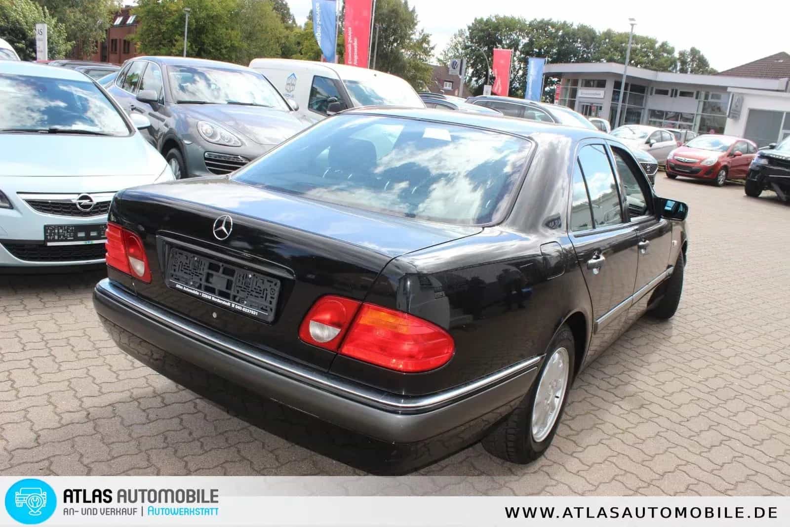 Mercedes-Benz E-Class 240 04/1999-photo-28