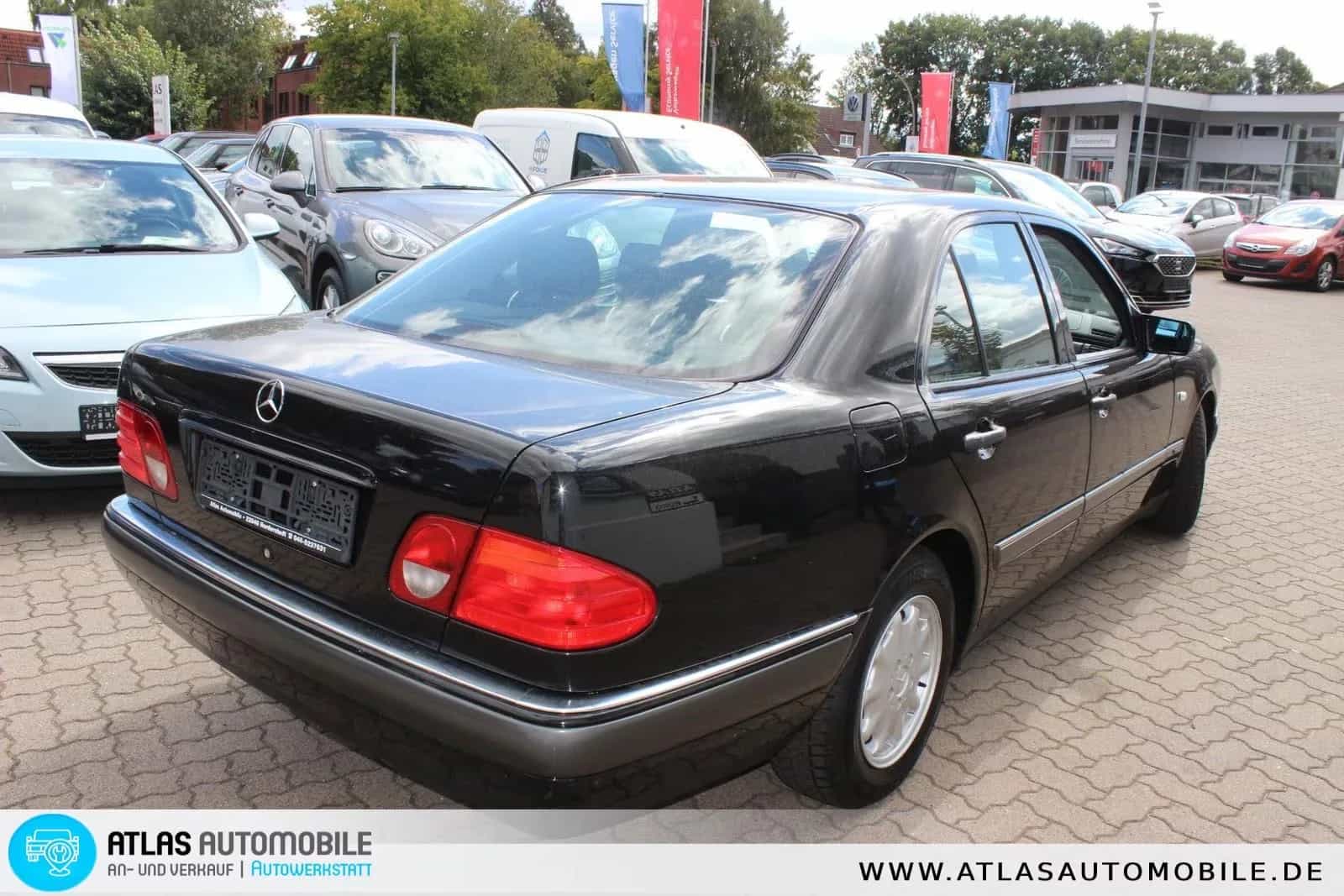 Mercedes-Benz E-Class 240 04/1999-photo-29