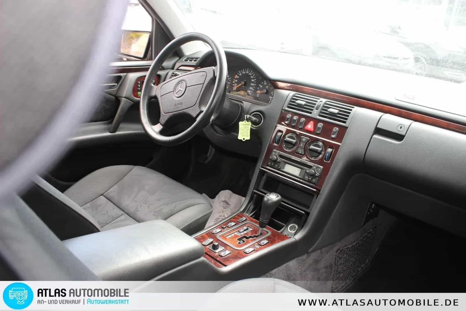 Mercedes-Benz E-Class 240 04/1999-photo-5