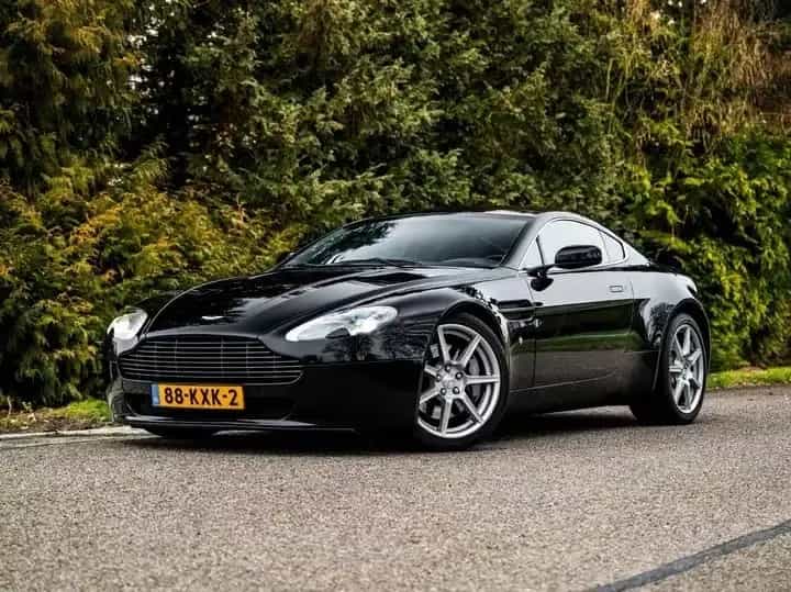 Aston Martin V8 Vantage 4.3l - Manual | Dealer maintained | 03/2006-photo-0