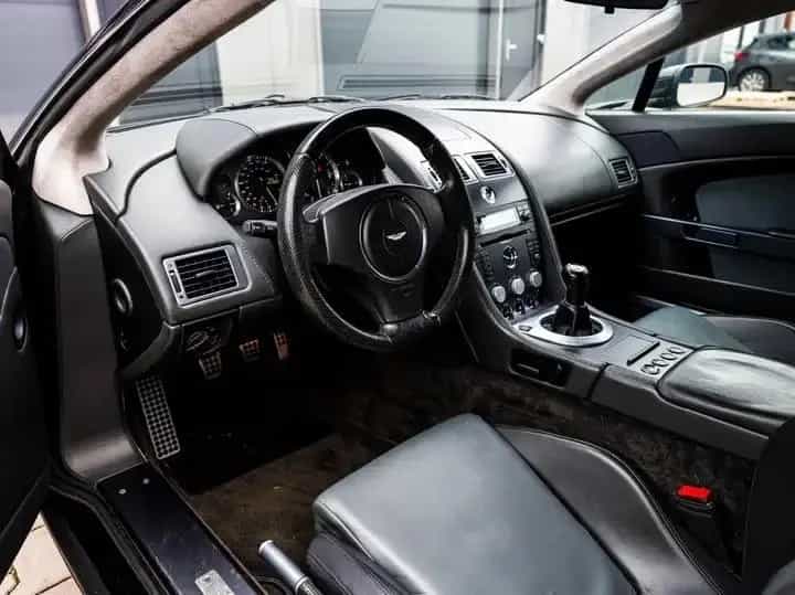 Aston Martin V8 Vantage 4.3l - Manual | Dealer maintained | 03/2006-photo-12