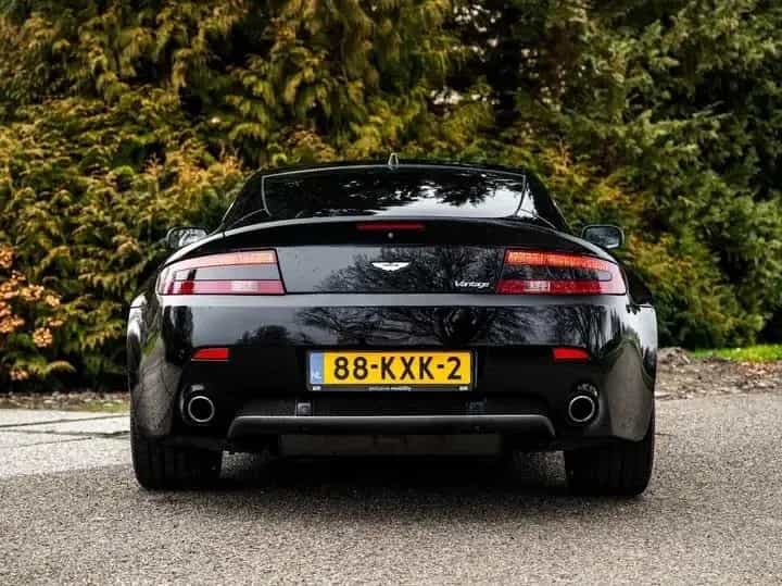 Aston Martin V8 Vantage 4.3l - Manual | Dealer maintained | 03/2006-photo-13