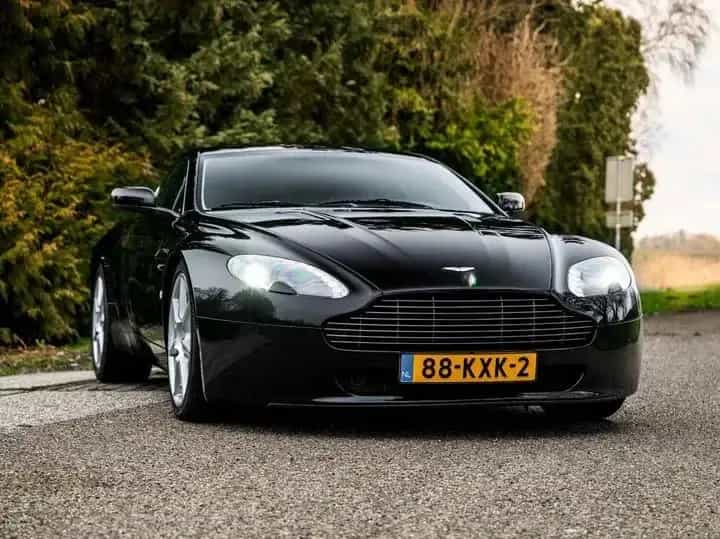 Aston Martin V8 Vantage 4.3l - Manual | Dealer maintained | 03/2006-photo-4