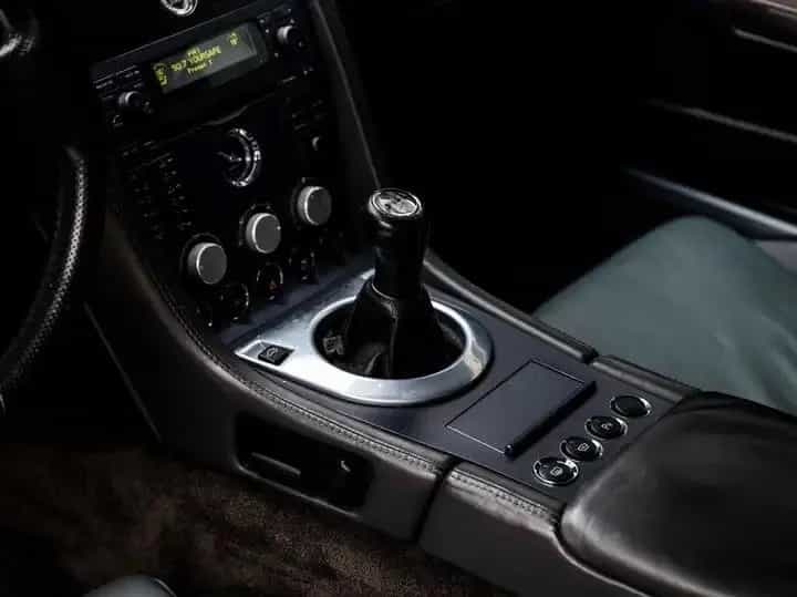Aston Martin V8 Vantage 4.3l - Manual | Dealer maintained | 03/2006-photo-9