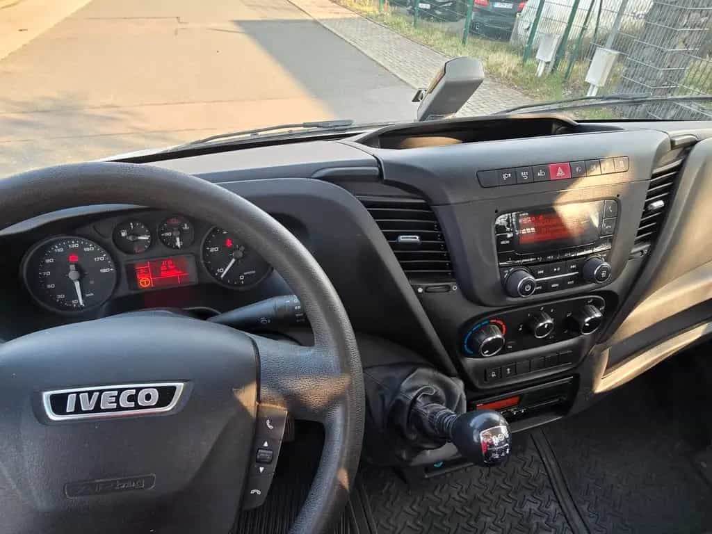 Iveco leichter LKW über 3,5t 03/2019-photo-11