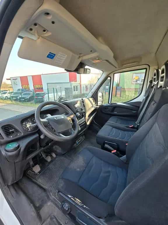 Iveco leichter LKW über 3,5t 03/2019-photo-9