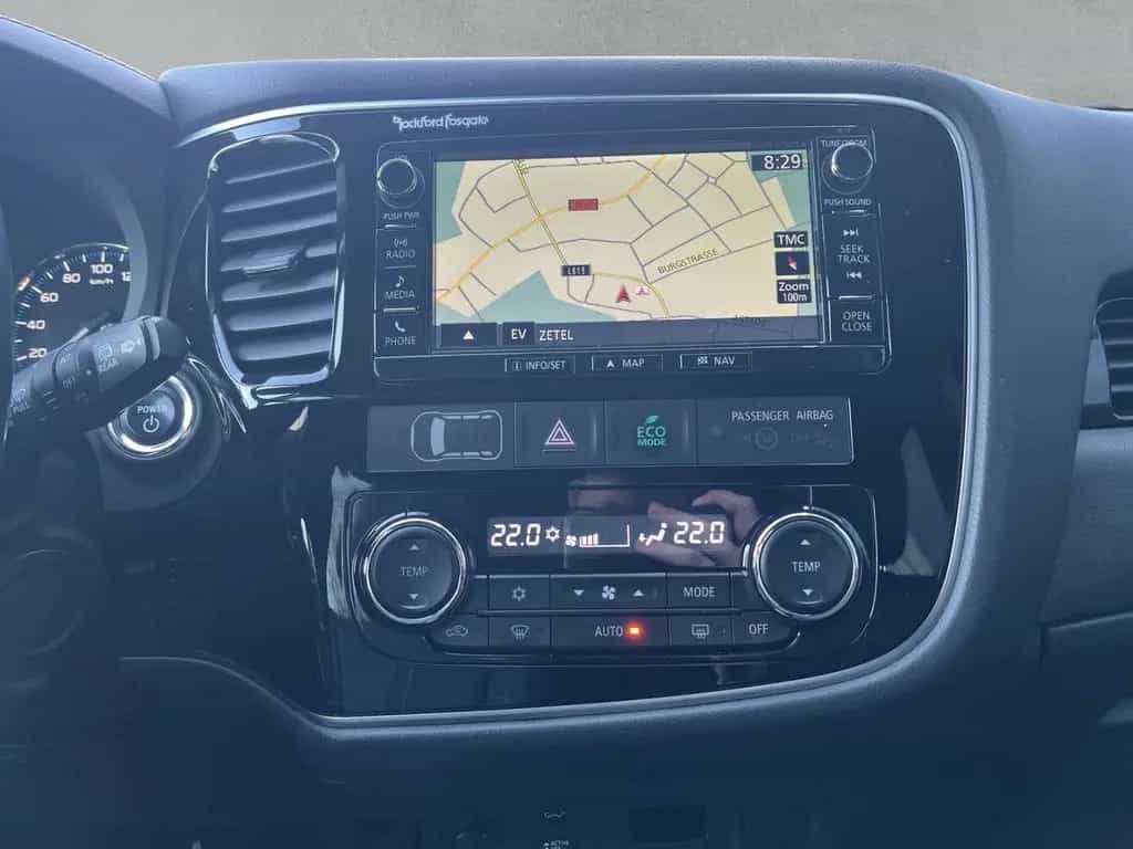 Mitsubishi Outlander PHEV 4WD TOP m. Fahrassistenz-Paket 08/2018-photo-10