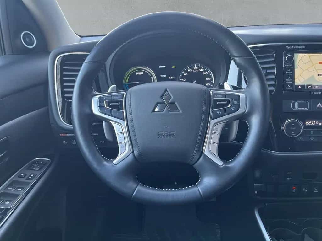 Mitsubishi Outlander PHEV 4WD TOP m. Fahrassistenz-Paket 08/2018-photo-12