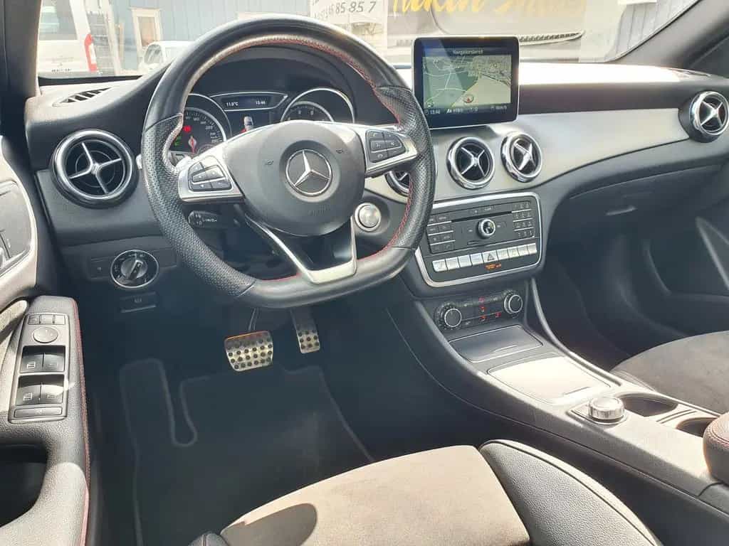 Mercedes-Benz GLA 220 4Matic AMG-Line 8fach bereift Panorama 07/2019-photo-15