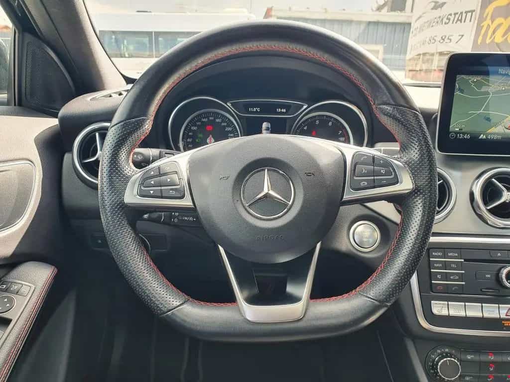 Mercedes-Benz GLA 220 4Matic AMG-Line 8fach bereift Panorama 07/2019-photo-16