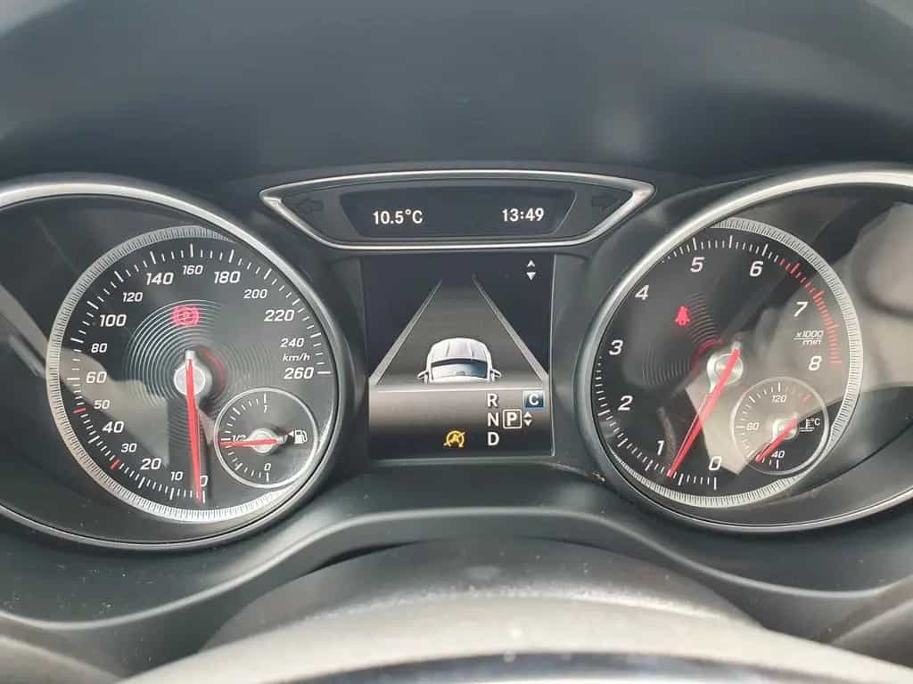 Mercedes-Benz GLA 220 4Matic AMG-Line 8fach bereift Panorama 07/2019-photo-17