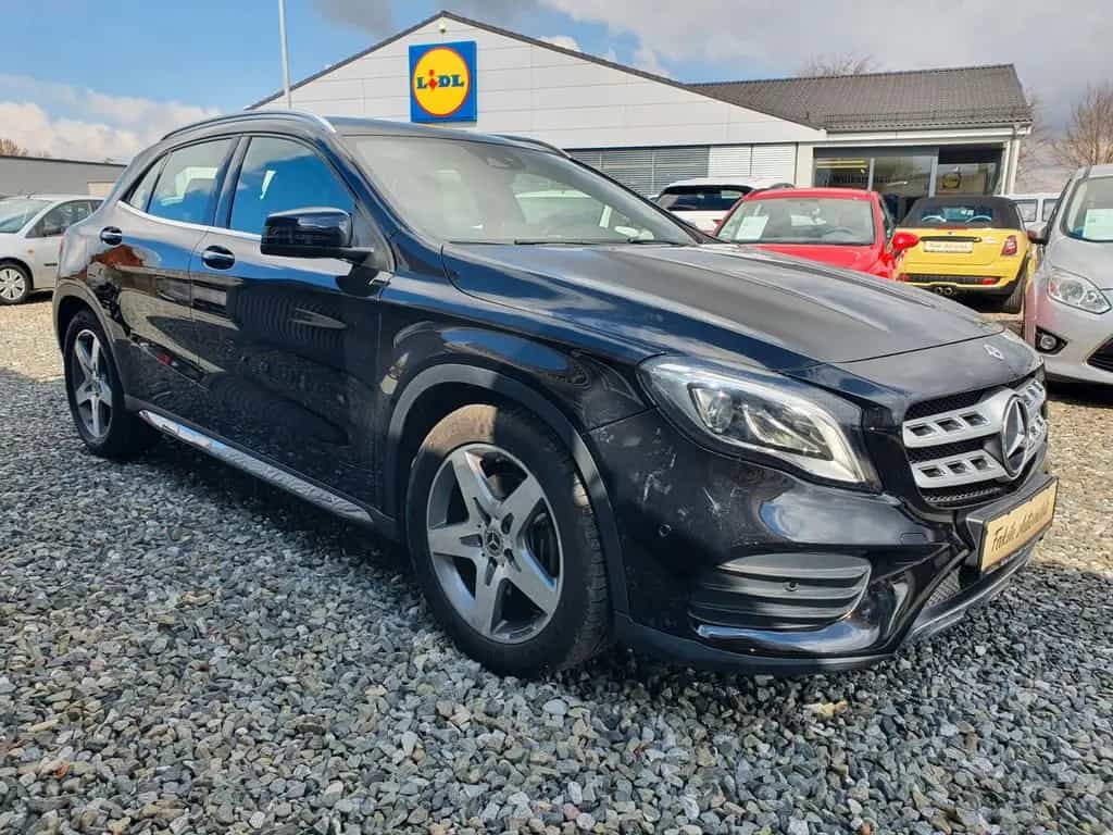 Mercedes-Benz GLA 220 4Matic AMG-Line 8fach bereift Panorama 07/2019-photo-2