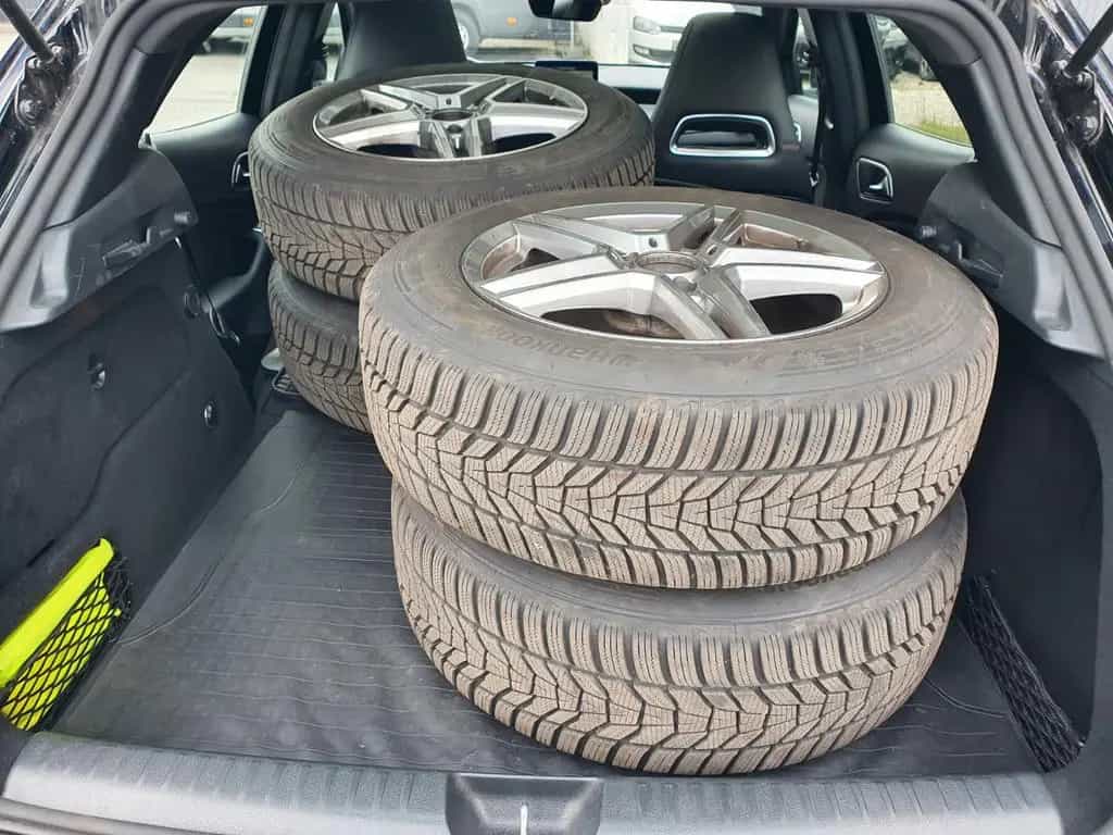 Mercedes-Benz GLA 220 4Matic AMG-Line 8fach bereift Panorama 07/2019-photo-28