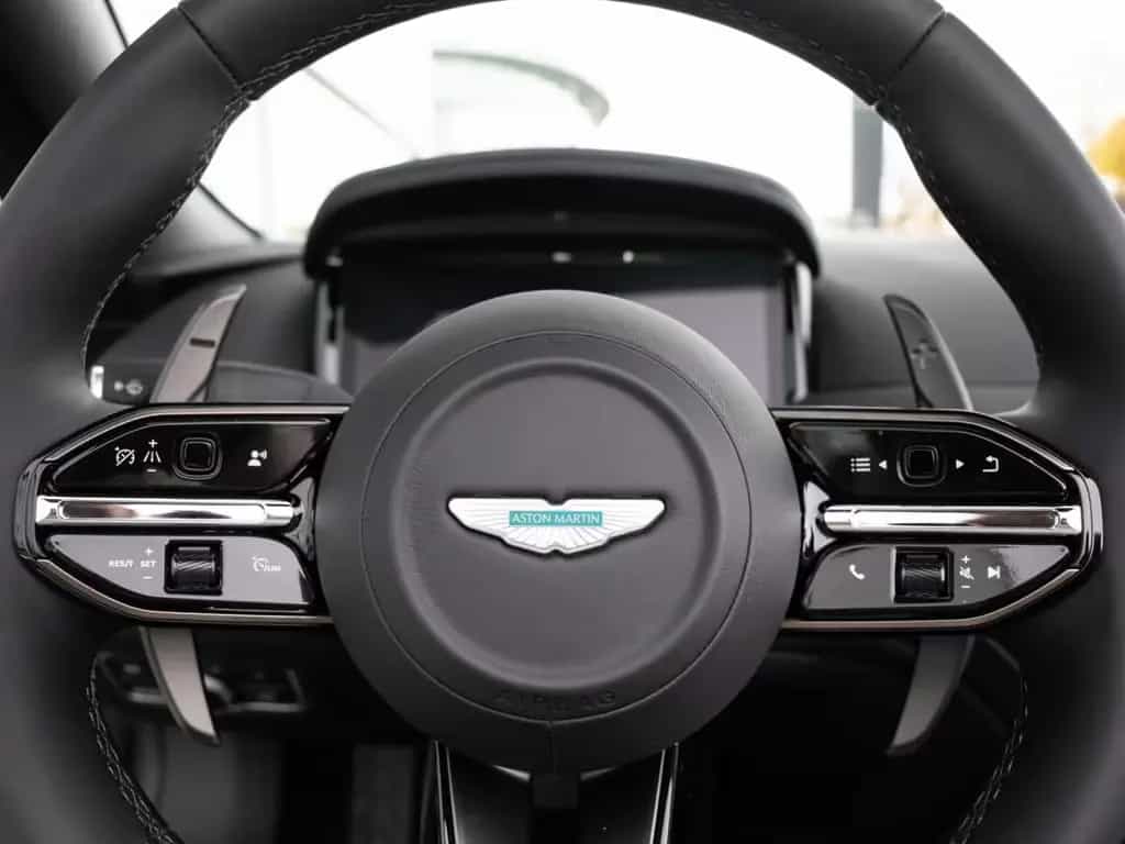 Aston Martin DB12 V8 Volante null-photo-10