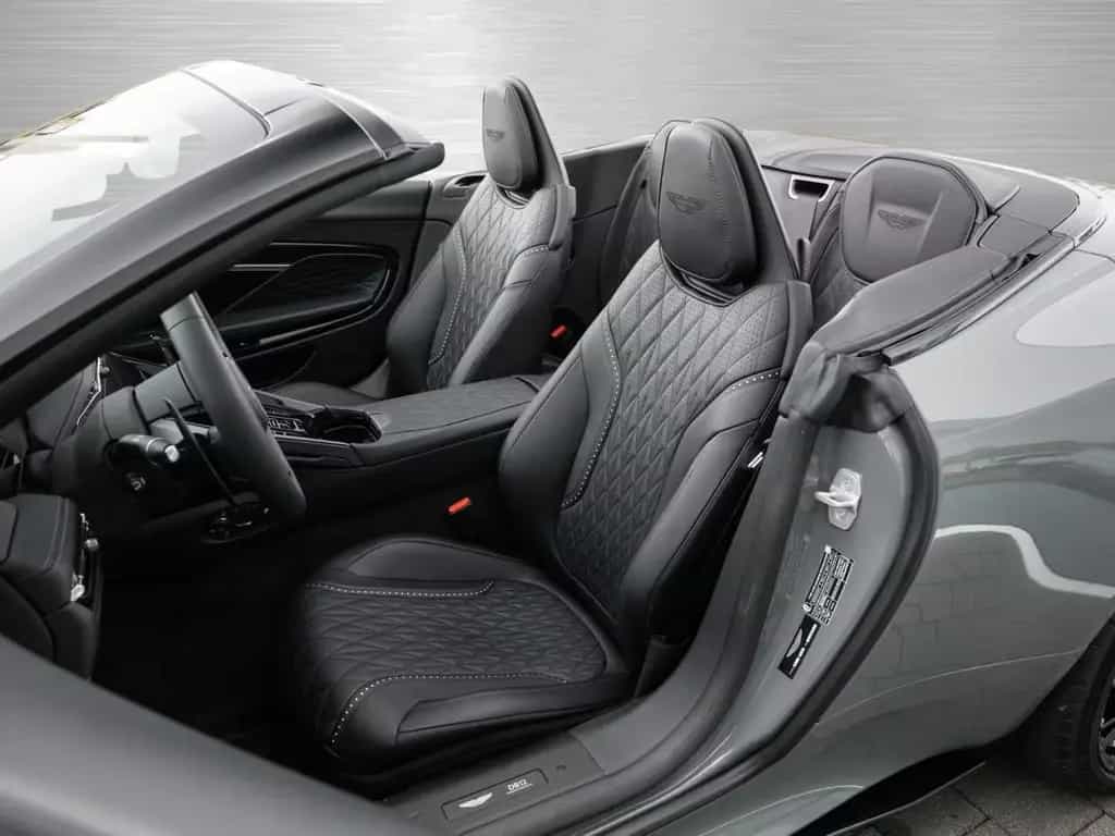 Aston Martin DB12 V8 Volante null-photo-11