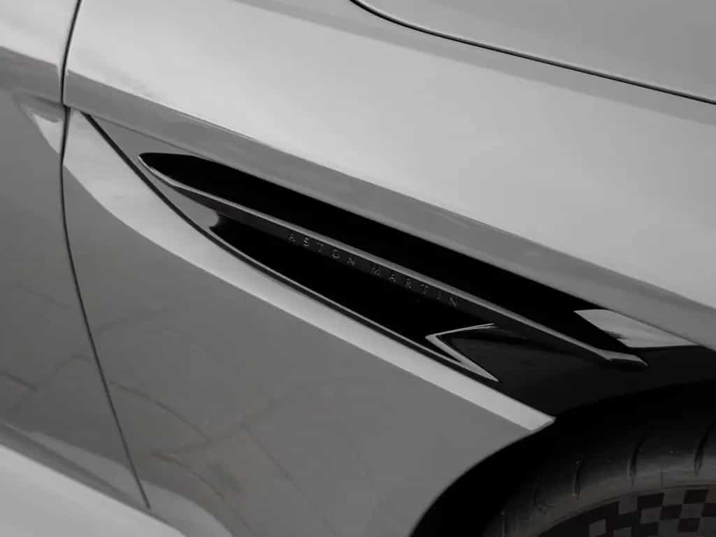 Aston Martin DB12 V8 Volante null-photo-18