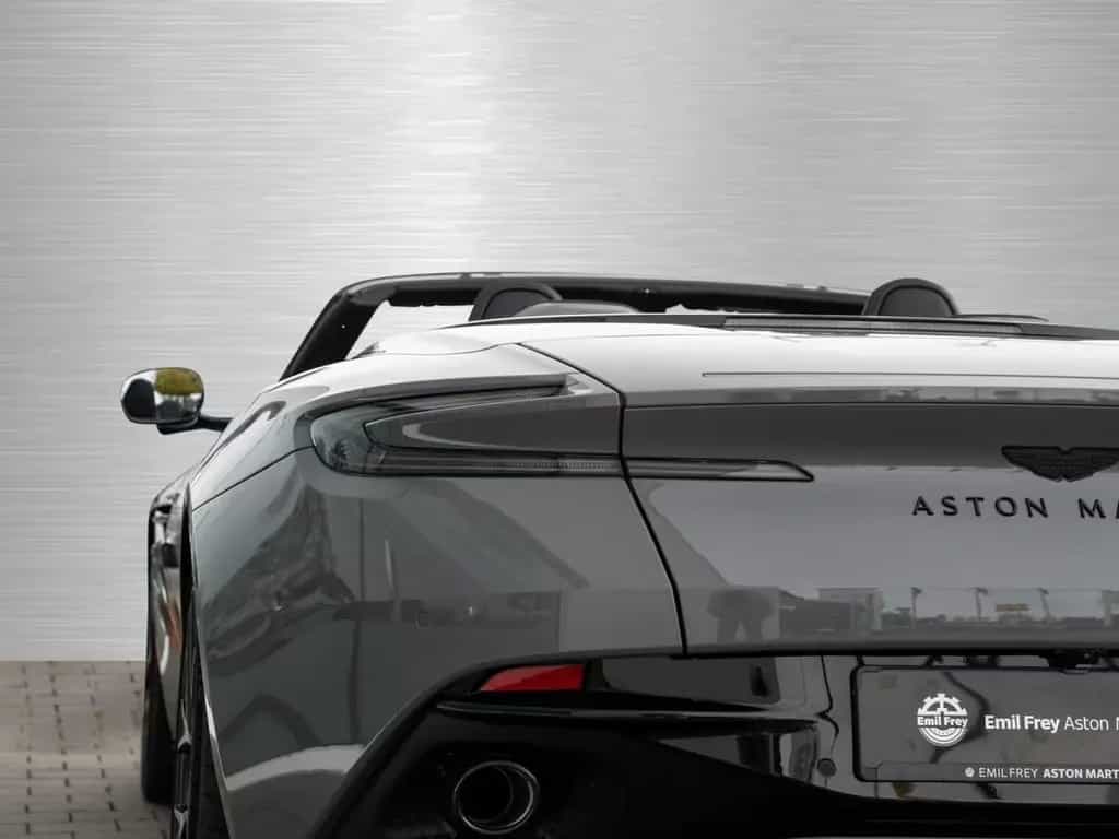 Aston Martin DB12 V8 Volante null-photo-24