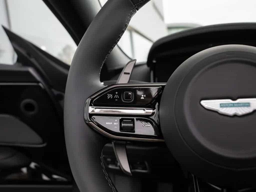 Aston Martin DB12 V8 Volante null-photo-33