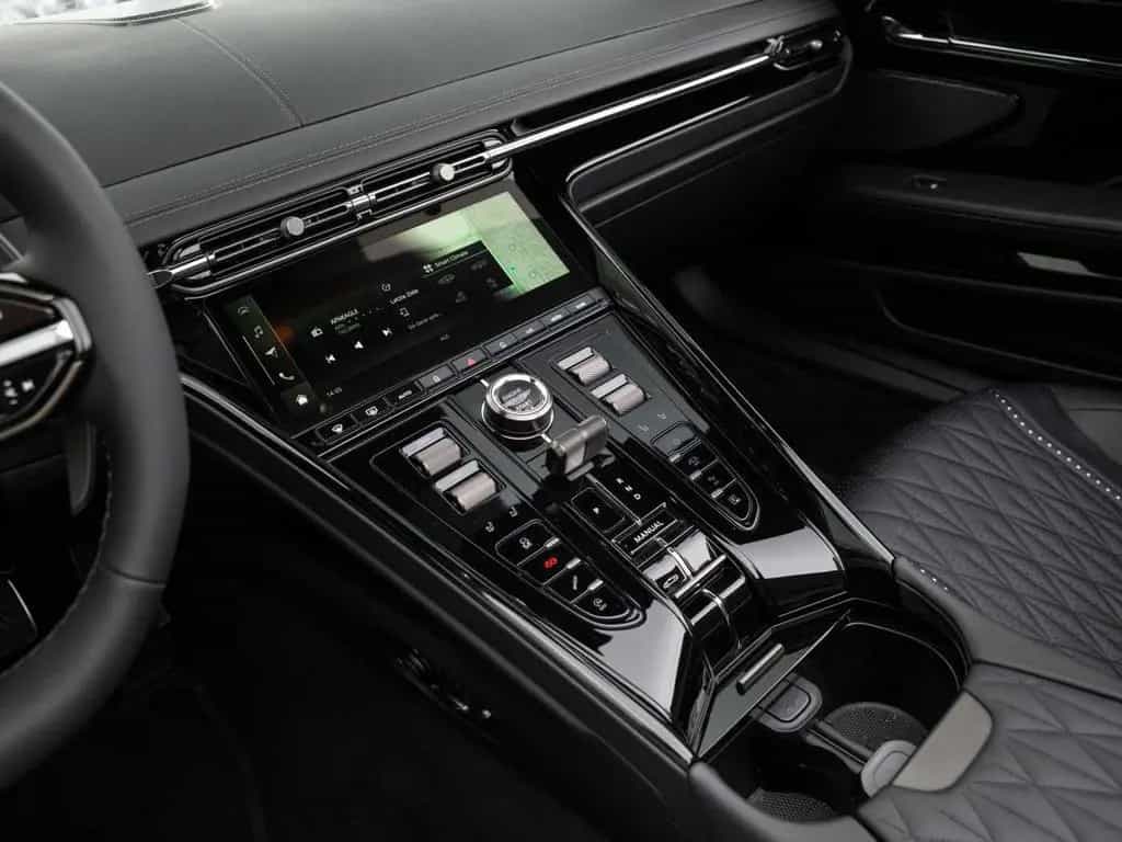 Aston Martin DB12 V8 Volante null-photo-34