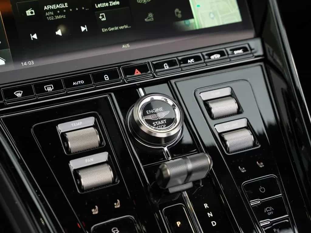 Aston Martin DB12 V8 Volante null-photo-37